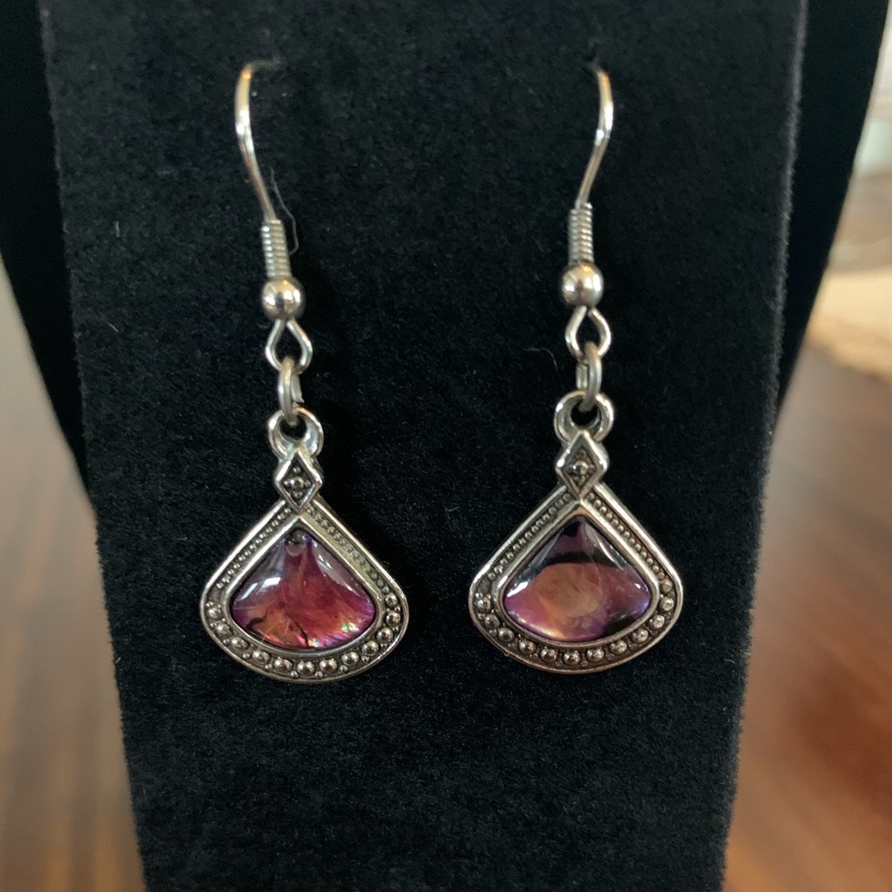 Shell & Filigree Earrings - Picture 2 of 3